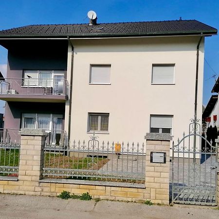 Apartman Tony Deluxe Near Zagreb Airport Velika Gorica Exterior photo